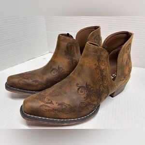 Roper Distressed Brown Western Boots
